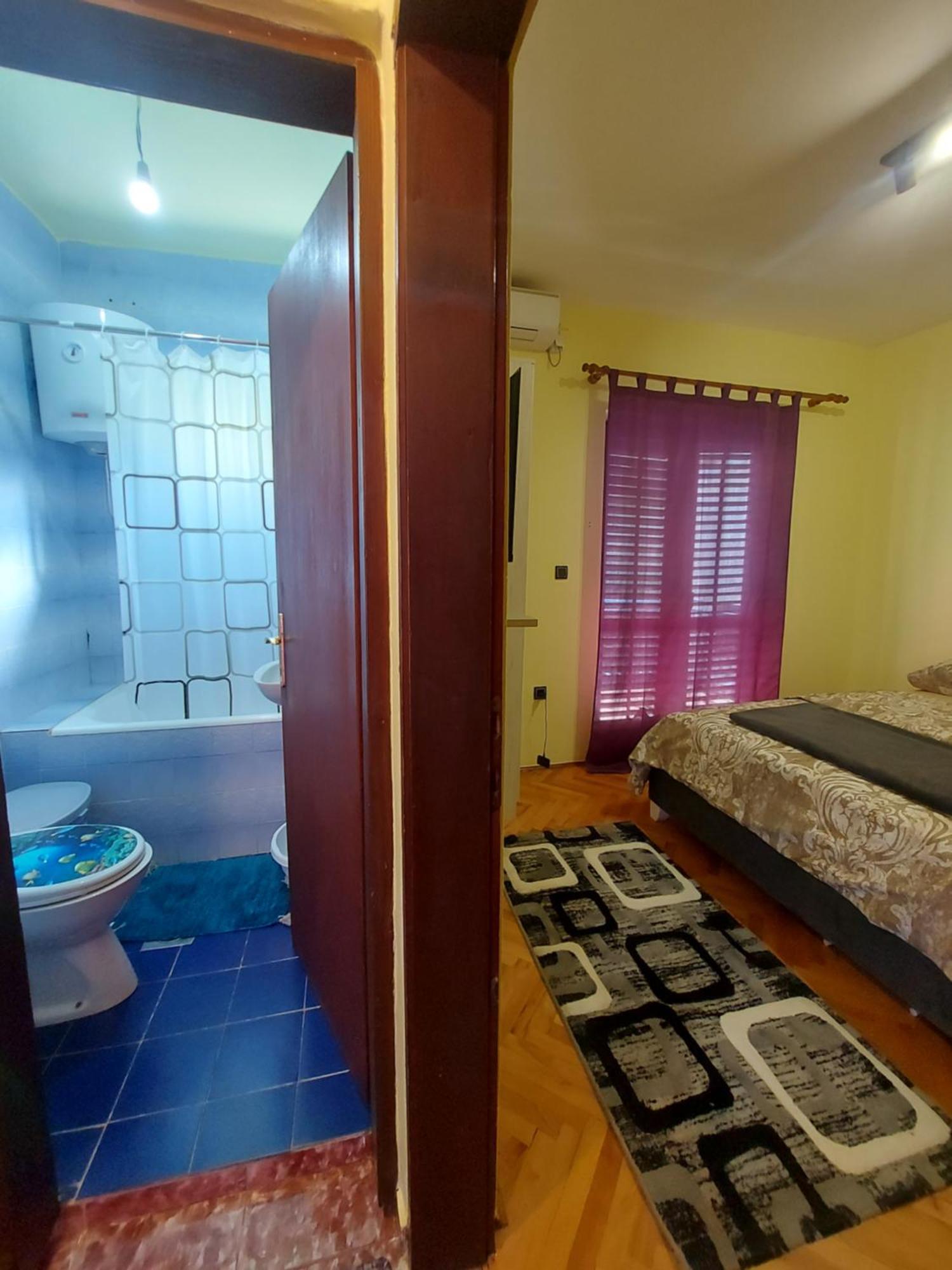 Barcelona Apartments Tivat Buitenkant foto